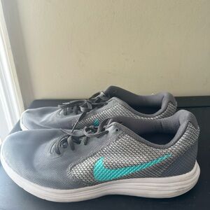 Nike Revolution 3 Womens Size 11 Gray Turquoise
